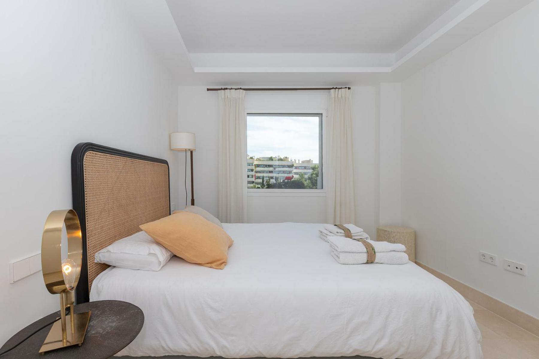 Lujoso Apartamento Con Piscina En Paseo Maritimo Marbella Exteriör bild